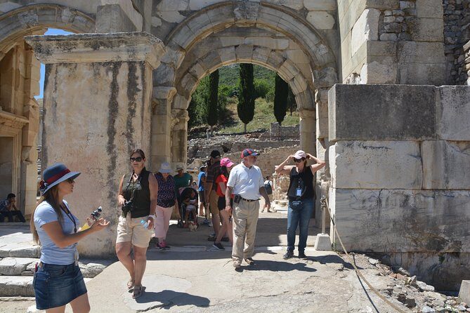 3-Hour Private Ephesus, Terrace Houses, Cruiser Only - Lunch and the ceramics or rug demo: included, but know what you’re signing up for
