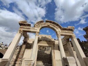 BEST OF EPHESUS TOUR - House of the Virgin Mary: a pilgrimage stop with real atmosphere