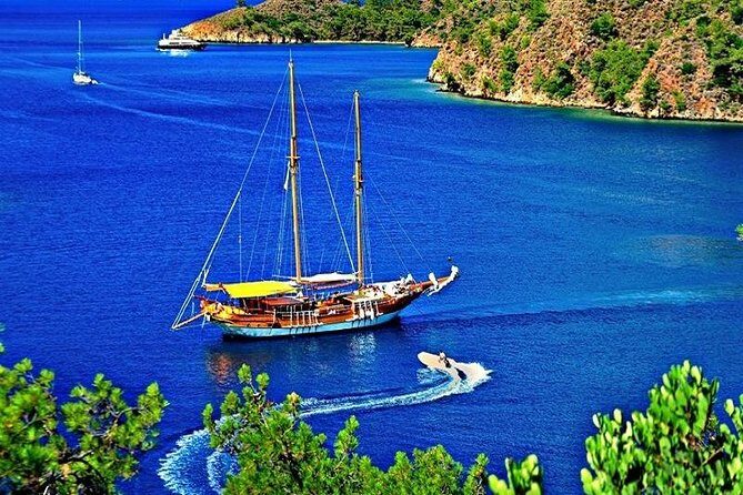 Boat Trip with Lunch From Kusadasi Port / Hotels - The Boat Experience: Comfort, Safety, Seating Choices, and the Smoke Factor