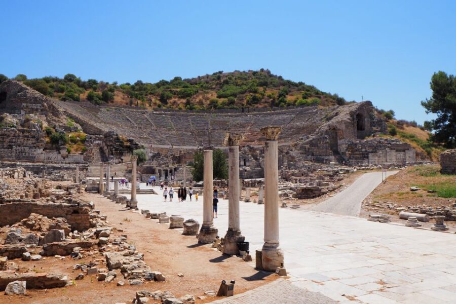 Ephesus: 4-Hour Guided Tour with Transfer from Kusadasi - Guide language, private group dynamics, and the reality of a 4-hour stop