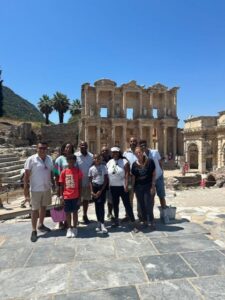 Ephesus Ancient City Highlight Tour For Cruisers - Meeting the guide at Kusadasi port without confusion