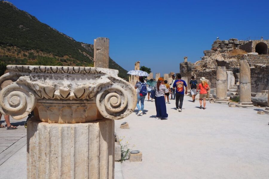 Ephesus: Half-Day Tour from Kusadasi - Guide Quality: The Difference Between Facts and Feeling the Place