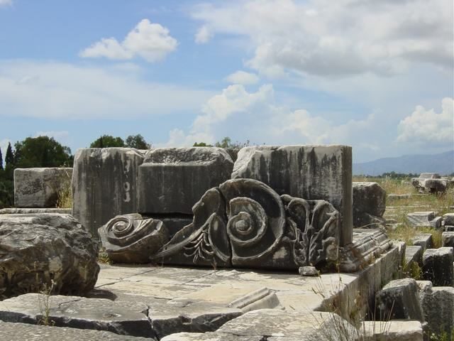 Ephesus, Priene, Miletos and Didyma Tour - Didyma’s oracle sanctuary: Apollo’s temple and the Sacred Way