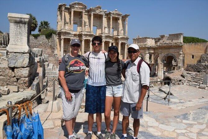FOR CRUISE GUESTS ONLY / Private Best of Ephesus and Shopping Tour - Transport comfort: why the car details matter