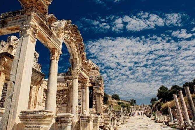 FOR CRUISERS: Ephesus Ruins and Mary's House GROUP Tour - Where you meet your guide at the port (and how to not lose time)