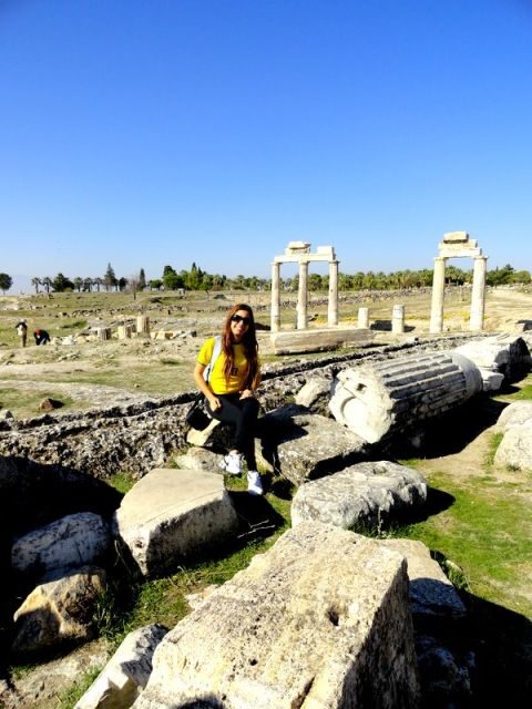 From Kusadasi: Daily Pamukkale - Hierapolis Tour - Group size, guides, and language: getting the most from the narration
