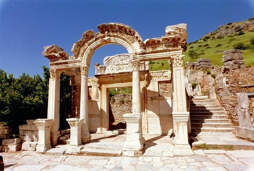 From Kusadasi: Ephesus Guided Private Tour - Ephesus ruins: the city layout becomes clear