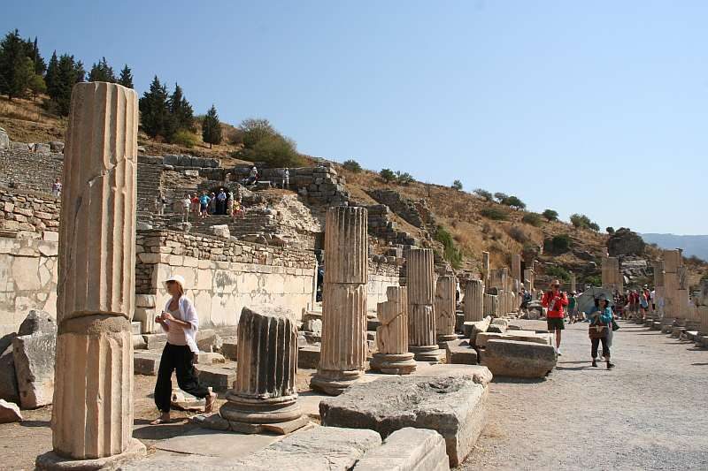 From Kusadasi or Izmir: Ephesus Private Tour - Ephesus ruins with a real guide: more than just pretty columns