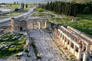 Full Day Pamukkale Guided Tour From Kusadasi With Thermal Pools - The Drive East: Comfort Break, Toilets, and Reset Time