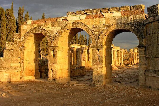 Full Day Pamukkale Terraces and Hierapolis Ruins Tour - The 8–10 hour schedule from Kusadasi: how to make the day feel smooth