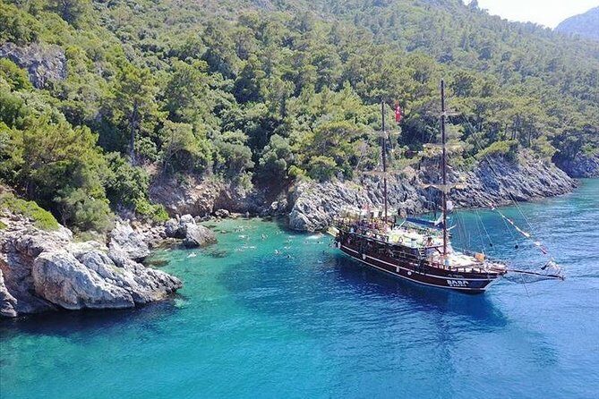 Kusadasi Boat Trip - Bay 2 across from Greek Samos: snorkeling time with a good view
