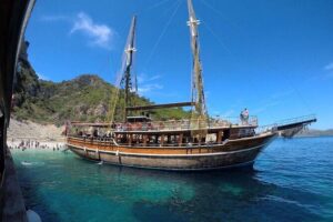 Kusadasi Boat Trip With Lunch And Hotel Transfer - Stop 1: the national park bay for your first swim stop
