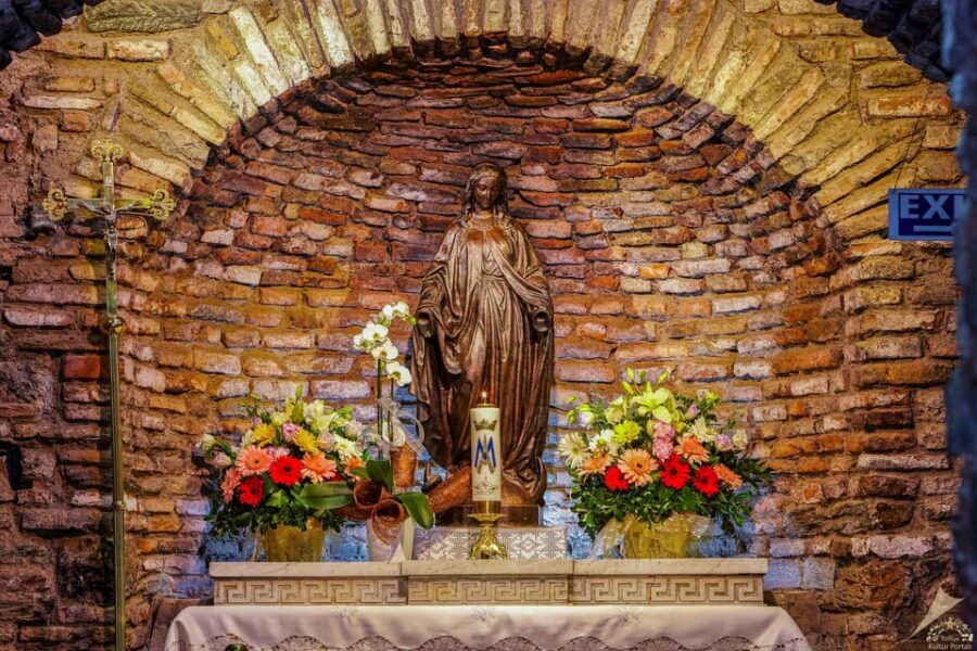 Kusadasi: Ephesus, House of Virgin Mary, and Temple Tour - The House of the Virgin Mary: a quieter stop with rules of respect