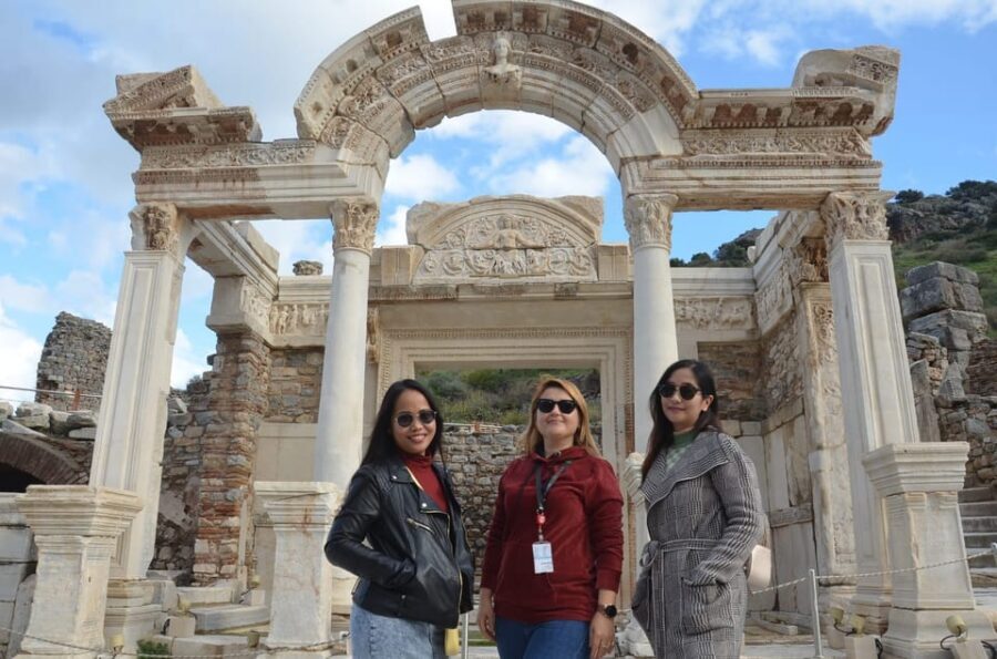 Kusadasi: EPHESUS PRIVATE PORT TOUR FOR CRUISES-SAVE TIME - Temples, baths, streets: why these specific stops matter