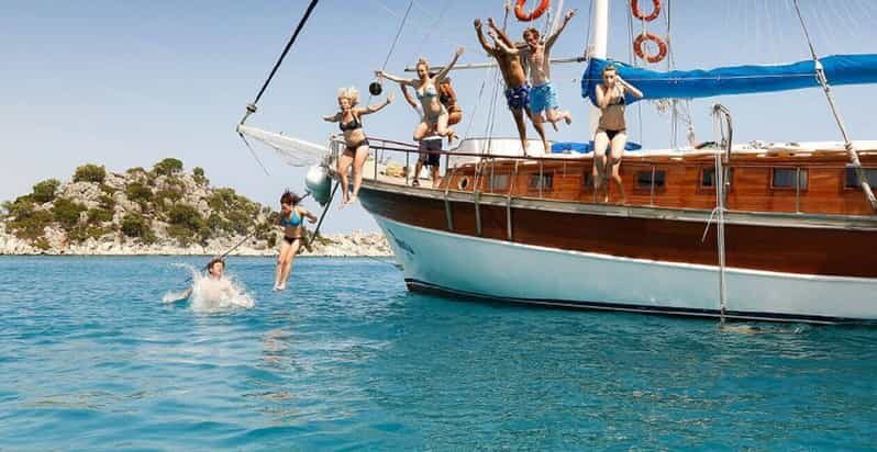 Kusadasi: Full–Day Boat Trip with Lunch - The boat cruise phase: a smooth start on open water