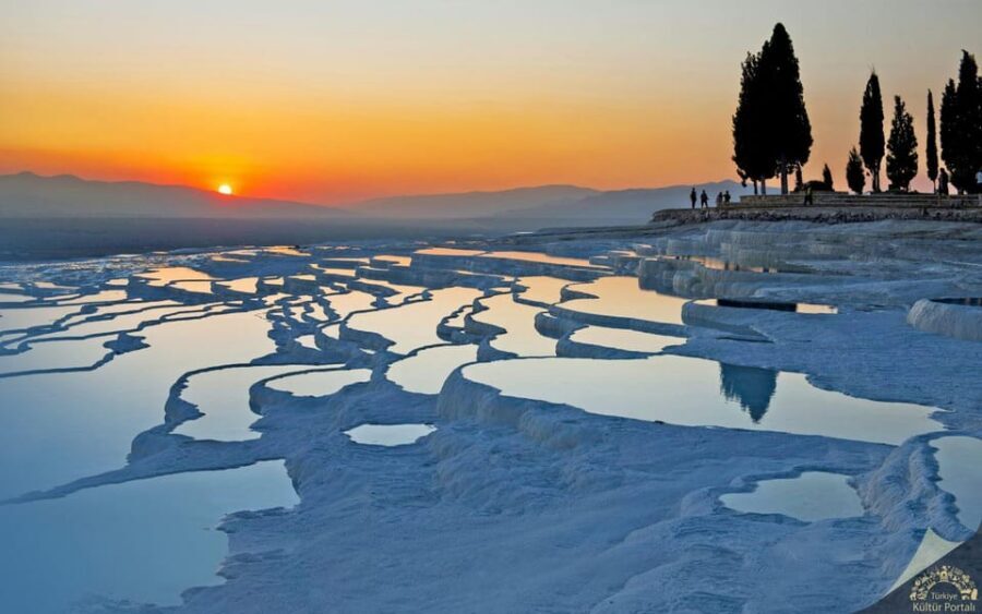 Kusadasi: Guided Pamukkale Tour - The guide and the language: where the experience can vary
