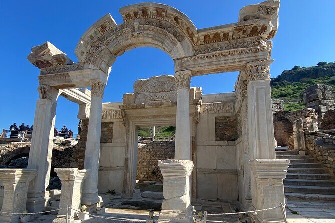 Kusadasi Port PRIVATE EPHESUS TOUR (fixed price 1 to 15 people) - Carpet weaving stop and lunch break—enjoy it or set limits