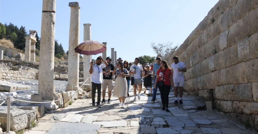 Kusadasi: Private Ephesus Day Trip with Pickup and Drop-off - Entering Ephesus smart: upper gate, downhill flow, and shoes