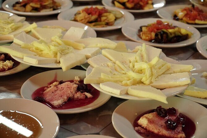 Kusadasi Selcuk Ephesus Gourmet and Street Food Tour - From Cruise Terminal to Kuşadası Castle: Getting Oriented Fast