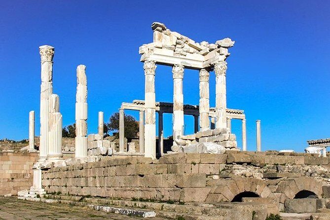 Pergamon&Asklepion Day Tour from Kusadasi / Izmir - Pergamon and the Asklepion: why these ruins fit together