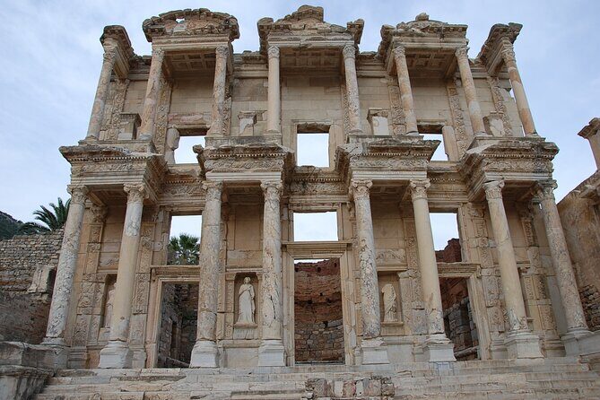 Private Ephesus Shore Excursion From Kusadasi Port - Saint John Kilisesi on Ayasuluk Hill: Why This Tomb Still Matters