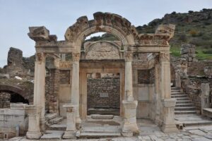 Private Ephesus Shore Excursion From Kusadasi Port - Isa Bey Mosque: Two Minarets, Courtyards, and Anatolian Architecture