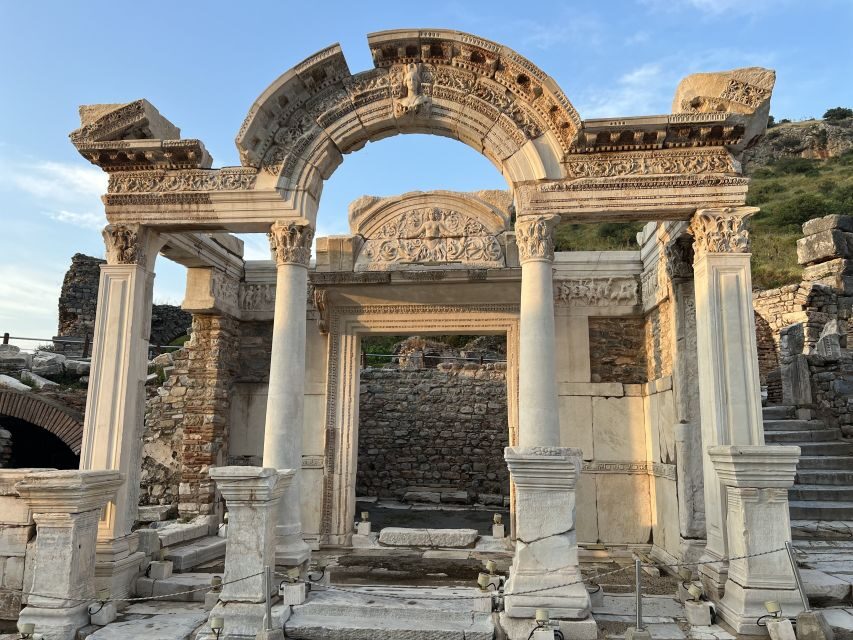 Private Halfday Ephesus Tour with Temple of Artemis Tour - Meeting your guide at Kusadasi Port without stress