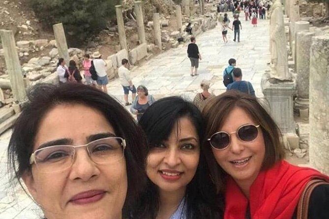 Private Shore Excursion: Ephesus,Temple of Artemis,St. Mary House - English-First Guides and a/C Minivan: The Small Things That Save the Day