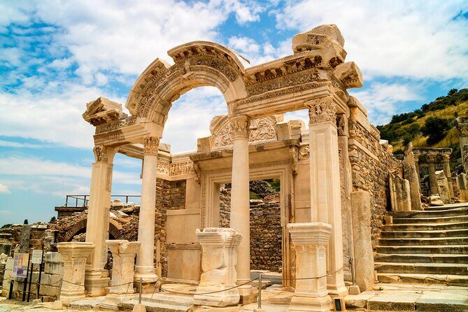 SKIP-THE-LINE: BEST OF EPHESUS PRIVATE TOUR with Lunch & ENTRY - Meryemana (House of the Virgin Mary): Pilgrimage Site and Papal Visits